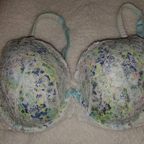 Victoria's Secret Other - Victoria's Secret Body Lacy 36D Padded, Underwire
